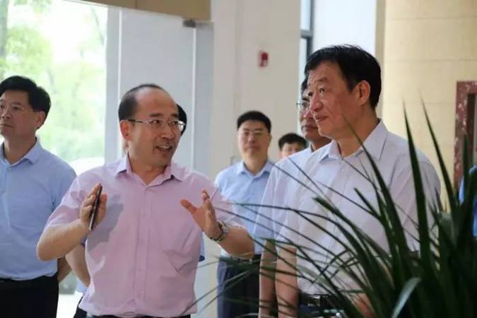 江西省省長(zhǎng)劉奇到訪東鵬豐城生產(chǎn)基地——東鵬潔具,民族衛(wèi)浴新模范！